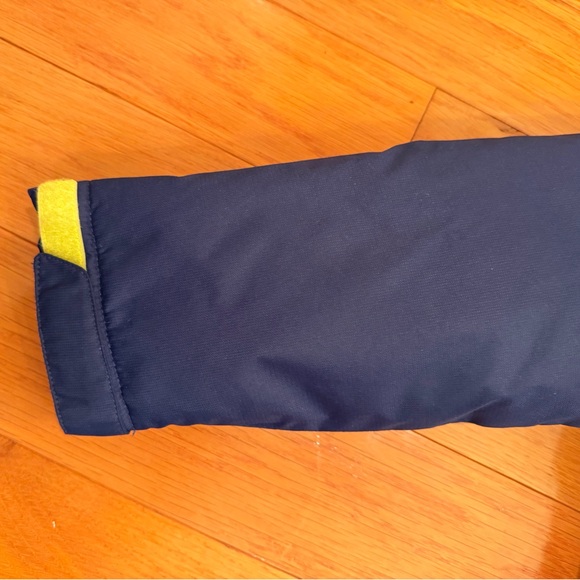 Eddie Bauer Snowsuit 4T Only worn twice. - Picture 5 of 10